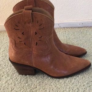 Lucky leather healed cowboy boots new